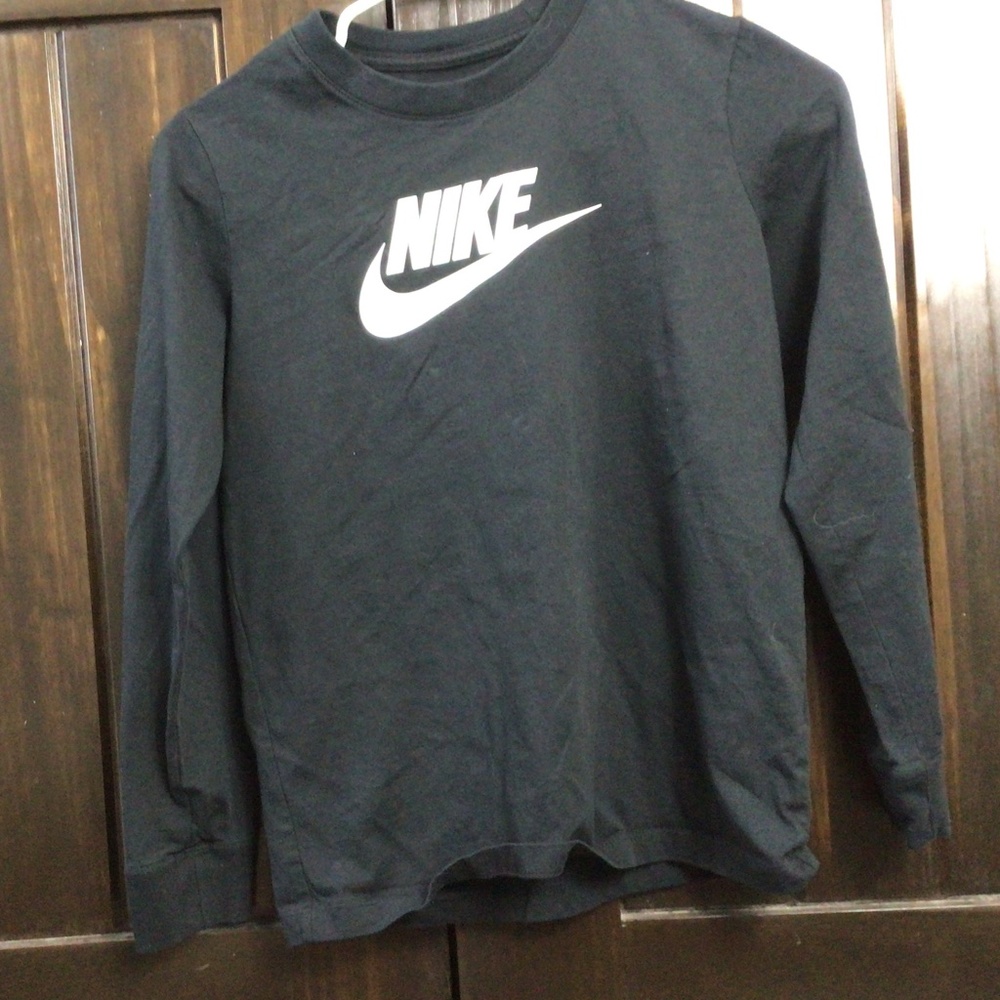 The Nike Tee (Long Sleeve)